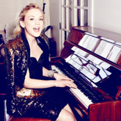 Emily Kinney - List pictures