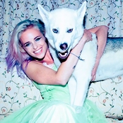 Kyla La Grange - List pictures