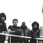 De Facto - List pictures