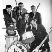 The Ventures - List pictures