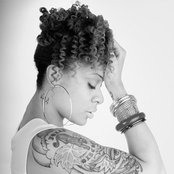 Jully Black - List pictures