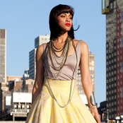 Shontelle - List pictures