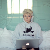 Robyn - List pictures