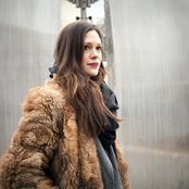 Lia Ices - List pictures