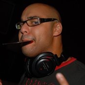 Sidney Samson - List pictures