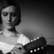 Laura Gibson - List pictures