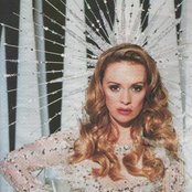 Easton Sheena - List pictures