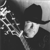 Dallas Wayne - List pictures