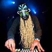 Sbtrkt - List pictures