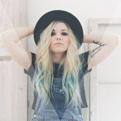 Violet Days - List pictures