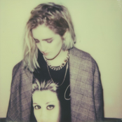 Shura - List pictures