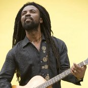 Rocky Dawuni - List pictures