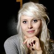 Amanda Jenssen - List pictures