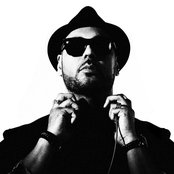 Roger Sanchez - List pictures