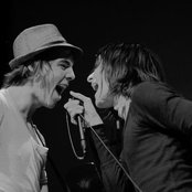 Self Against City - List pictures