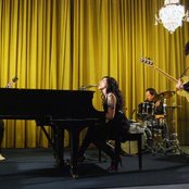 Terra Naomi - List pictures