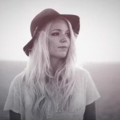 Violet Days - List pictures