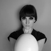 Cate Le Bon - List pictures