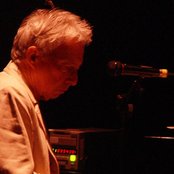 Harold Budd - List pictures