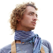 Ry Cuming - List pictures