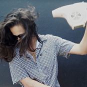 Tiê - List pictures