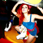 Bonnie Mckee - List pictures