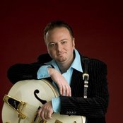 David Gogo - List pictures