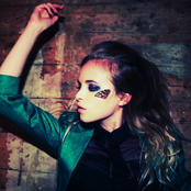 Kyla La Grange - List pictures