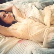 Charlie Hilton - List pictures