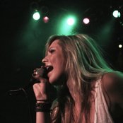 Adora - List pictures