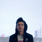 T. Mills - List pictures