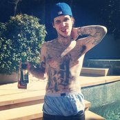 Ricky Hil - List pictures