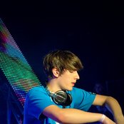 Netsky - List pictures