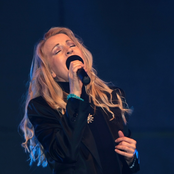 Lian Ross - List pictures