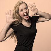 Emilie Esther - List pictures