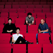 Polica - List pictures