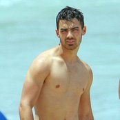 Joe Jonas - List pictures