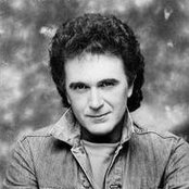 T.g. Sheppard - List pictures