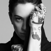 Porcelain Black - List pictures