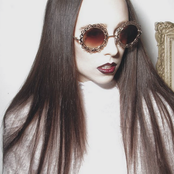 Allie X - List pictures