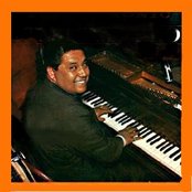 Eddie Cano - List pictures