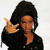 Daisy Dee - List pictures