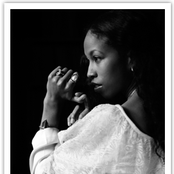 Nia Andrews - List pictures