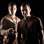 Chino Y Nacho - List pictures