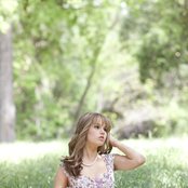 Debby Ryan - List pictures