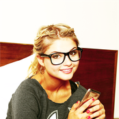 Stefanie Scott - List pictures