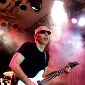 Joe Satriani - List pictures