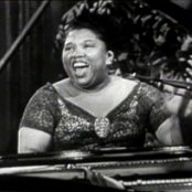 Martha Davis - List pictures