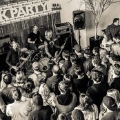 Walking Papers - List pictures