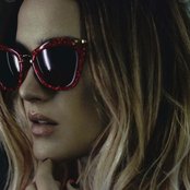 Jess Mills - List pictures